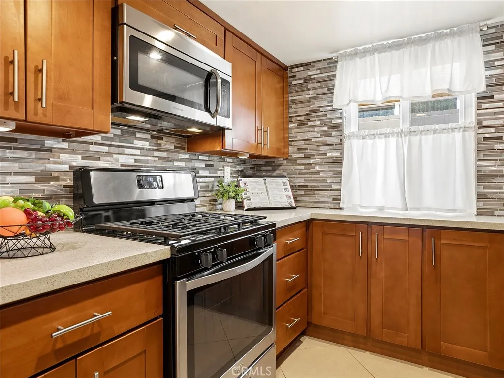 Additional image 38 of 557 E San Jose Avenue Unit 7, Burbank, CA 91501