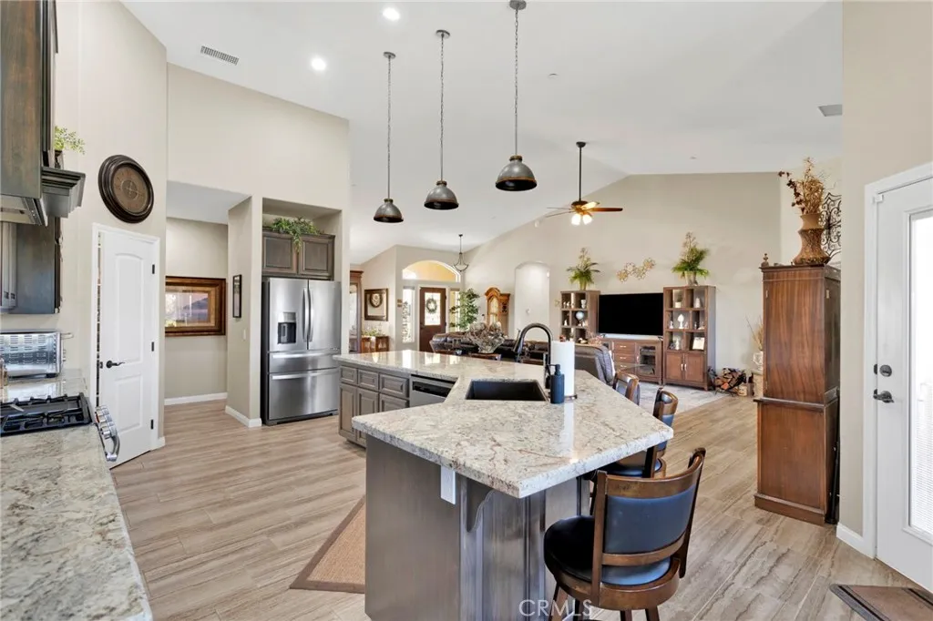 Additional image 9 of 8140 Heartland Cir, Oak Hills, CA 92344