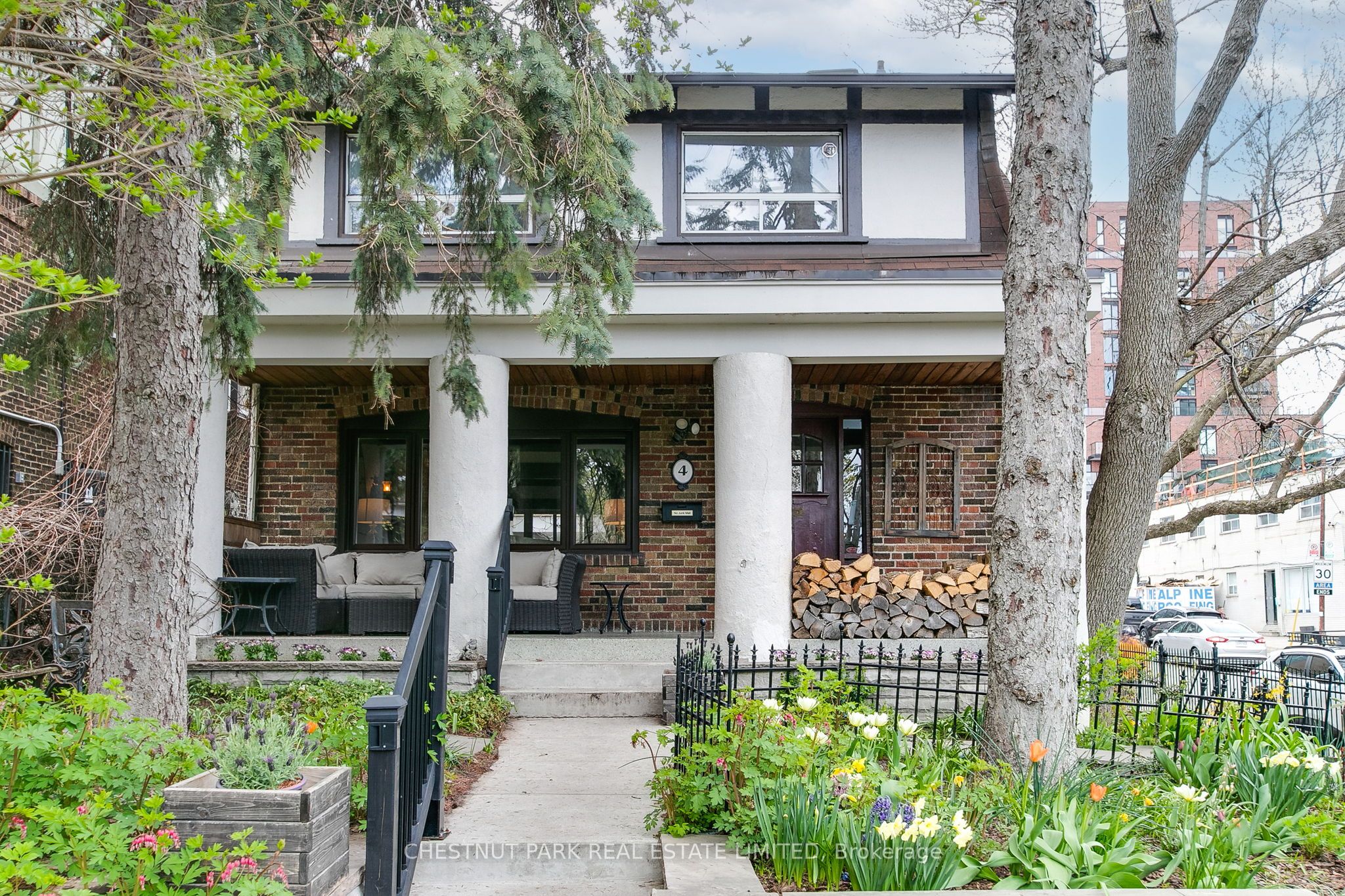 4 Biggar Avenue, Toronto, ON, M6H 2N4