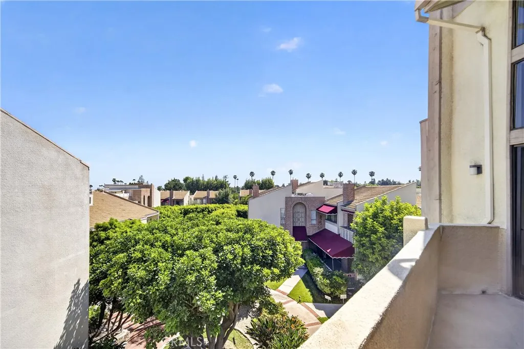 Additional image 39 of 5216 Yarmouth Avenue Unit 305, Encino, CA 91316