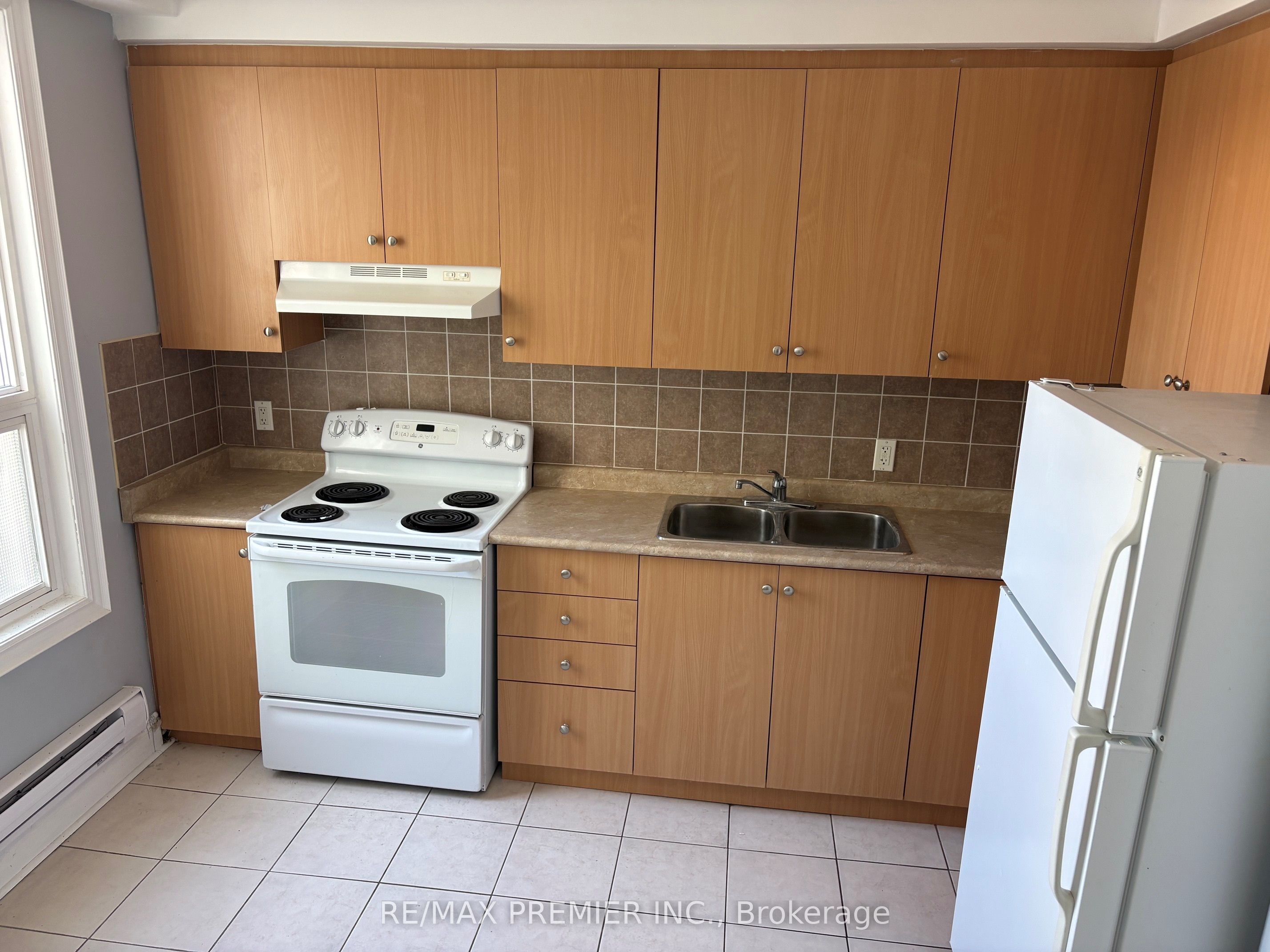 Additional image 6 of Upper-938 Bloor Street W, Toronto, ON, M6H 1L4