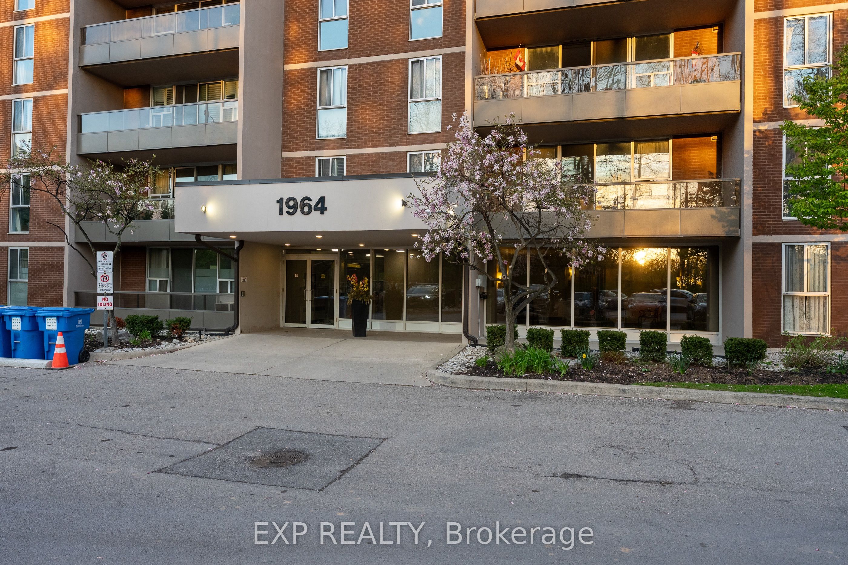 Additional image 2 of 901-1964 Main Street W, Hamilton, ON, L8S 1J5