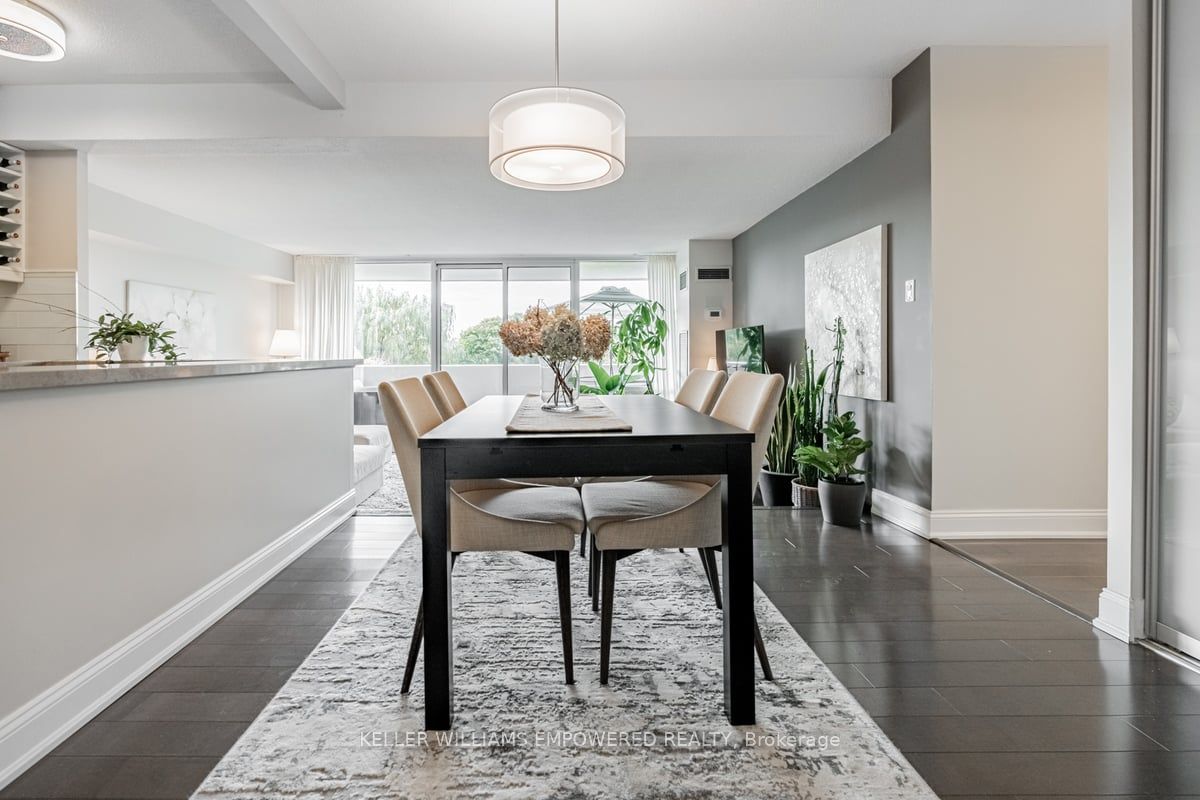 Additional image 6 of 403-240 Scarlett Road, Toronto, ON, M6N 4X4