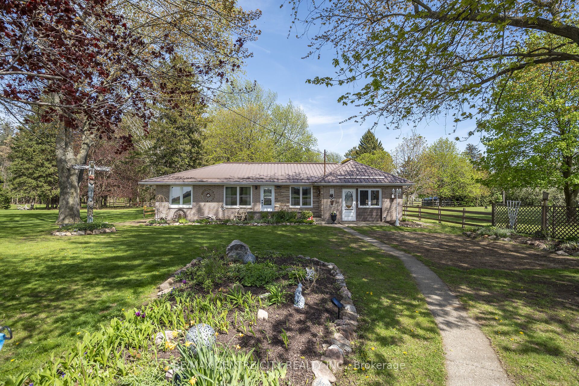 29883 West Bothwell Road, Chatham-kent, ON, N0P 1C0