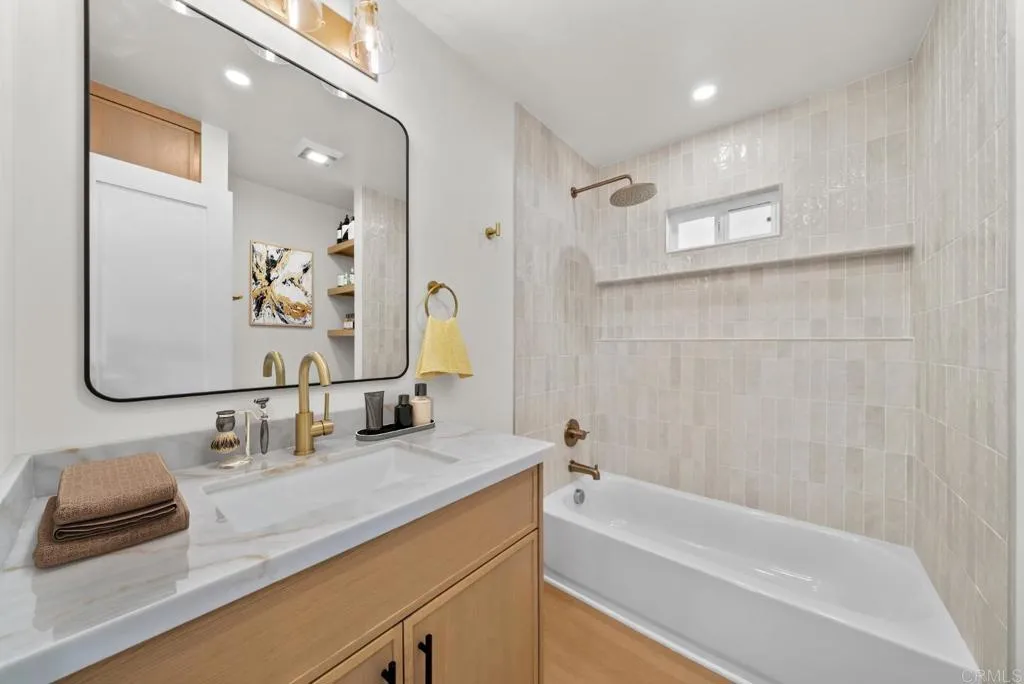 Additional image 33 of 2003 Bayview Heights Drive Unit SPC 167, San Diego, CA 92105