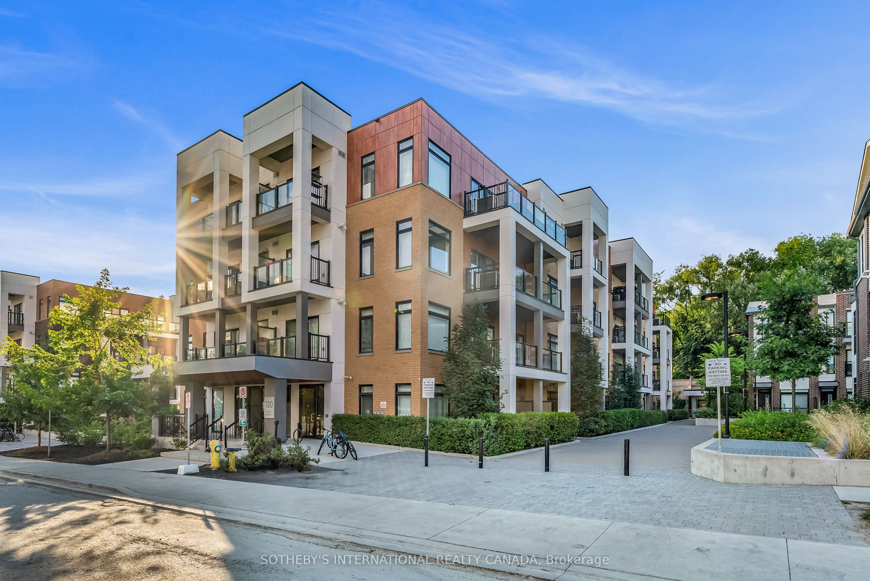 406-120 Canon Jackson Drive, Toronto, ON, M6M 0B8