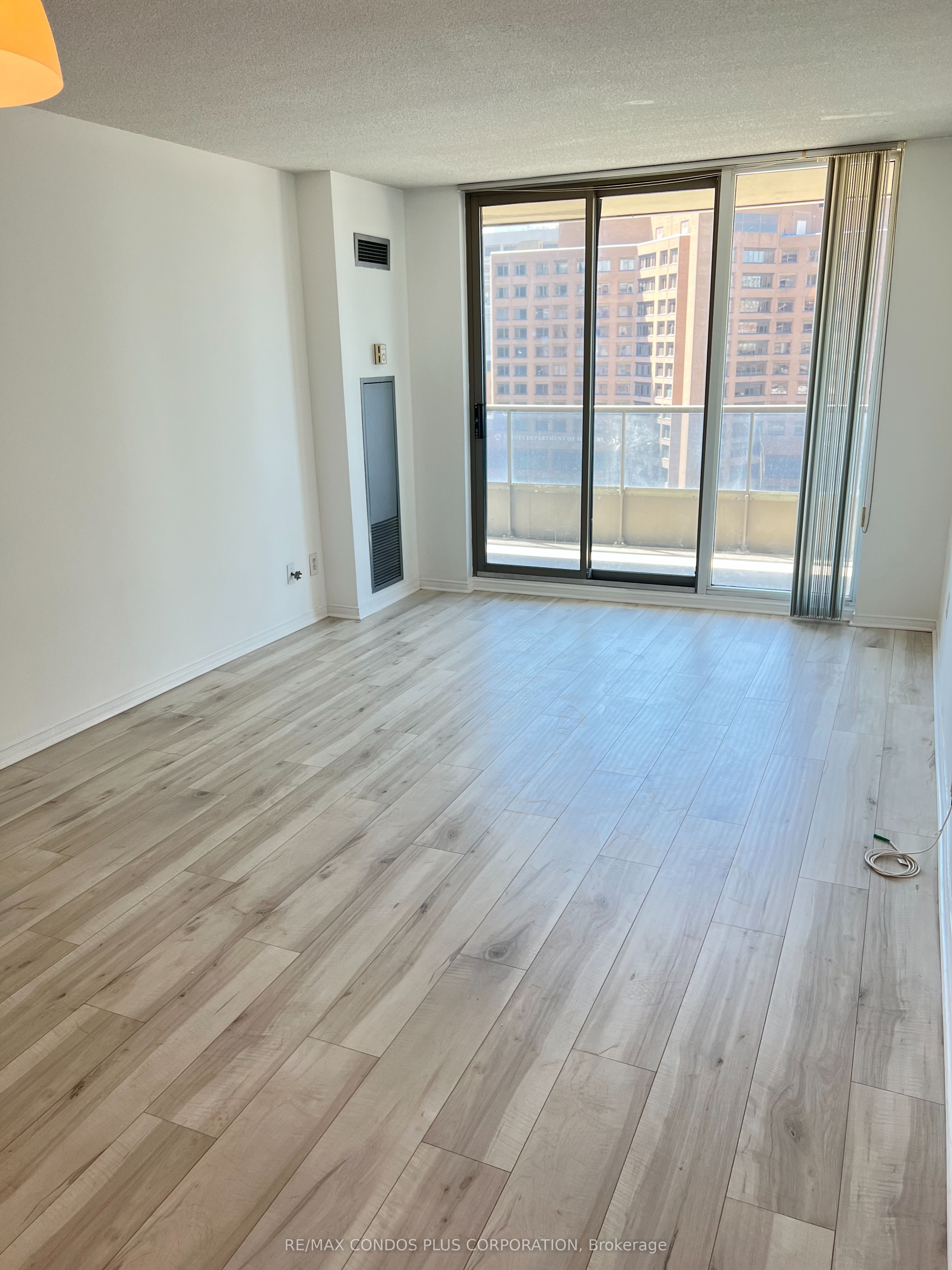 Additional image 6 of 1707-750 Bay Street, Toronto, ON, M5G 1N6