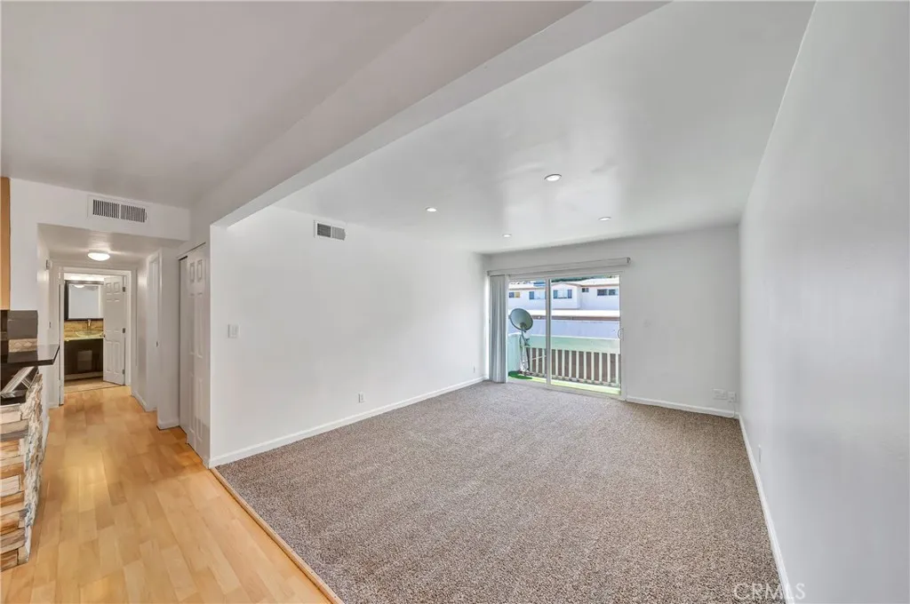 Additional image 3 of 18620 Hatteras Street Unit 247, Tarzana, CA 91356