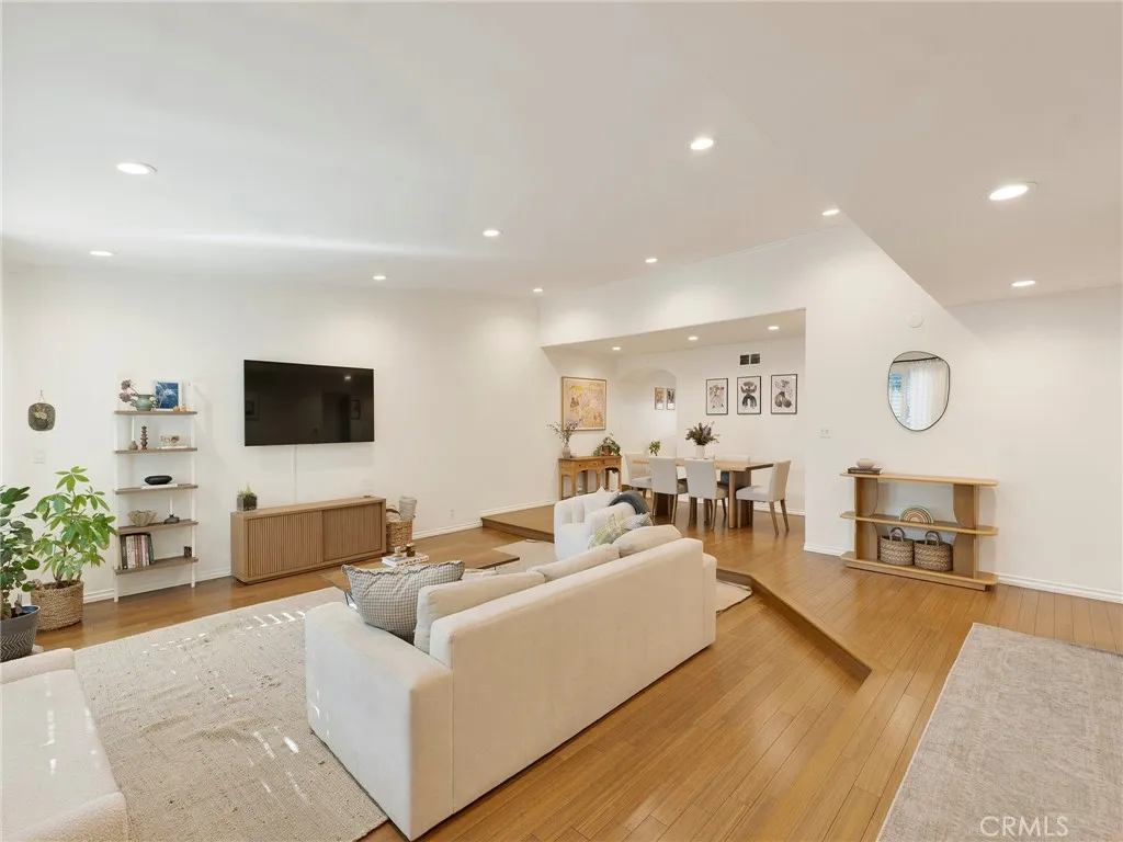 Additional image 50 of 12803 Bloomfield St Unit 2, Studio City, CA 91604