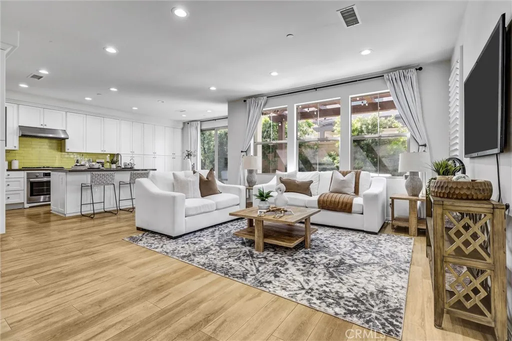 131 Okra, Irvine, CA 92618 photo 4