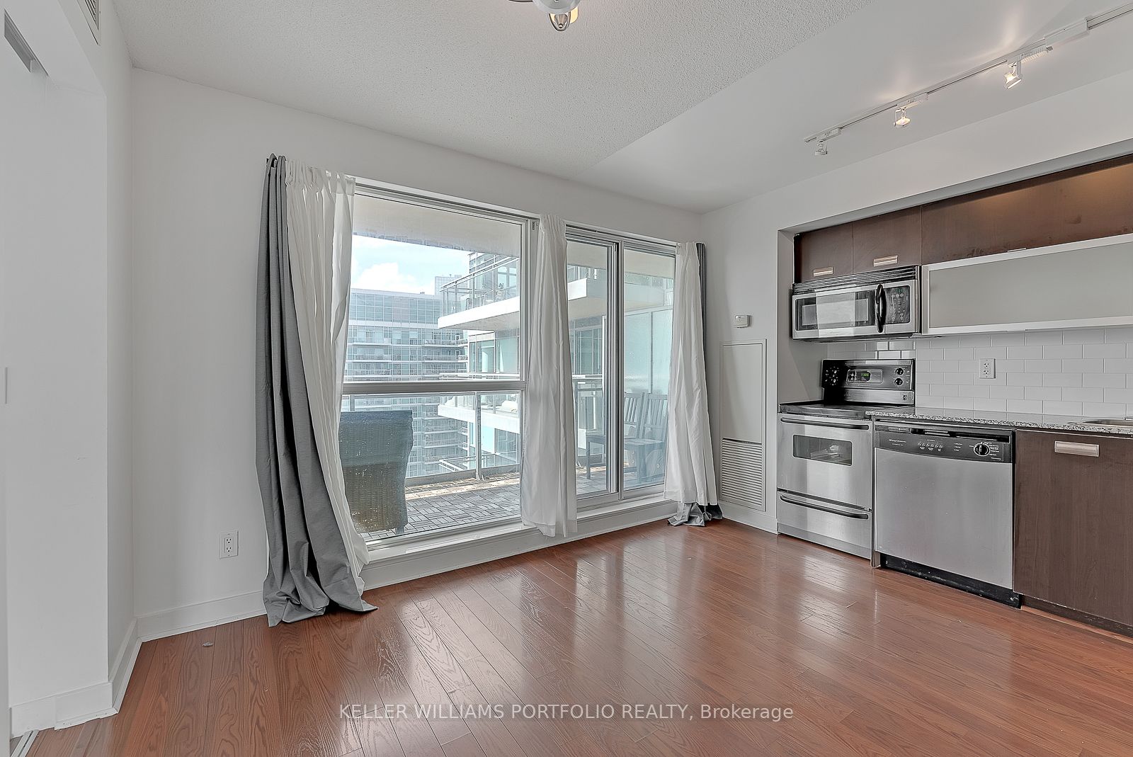 Additional image 5 of 2301-80 Western Battery Road, Toronto, ON, M6K 3S1
