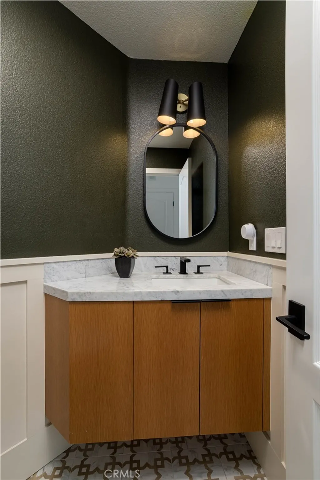 Additional image 10 of 293 Mesa Dr, Costa Mesa, CA 92627