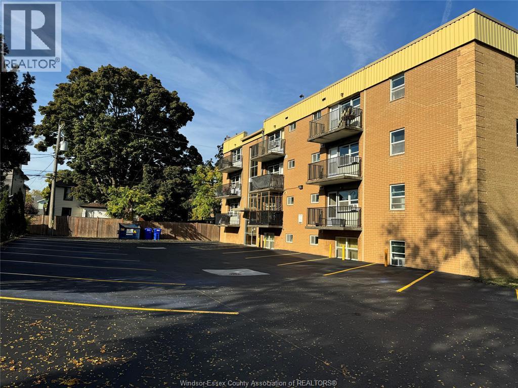 101-2035 University Avenue West, Windsor, ON, N9B1E1