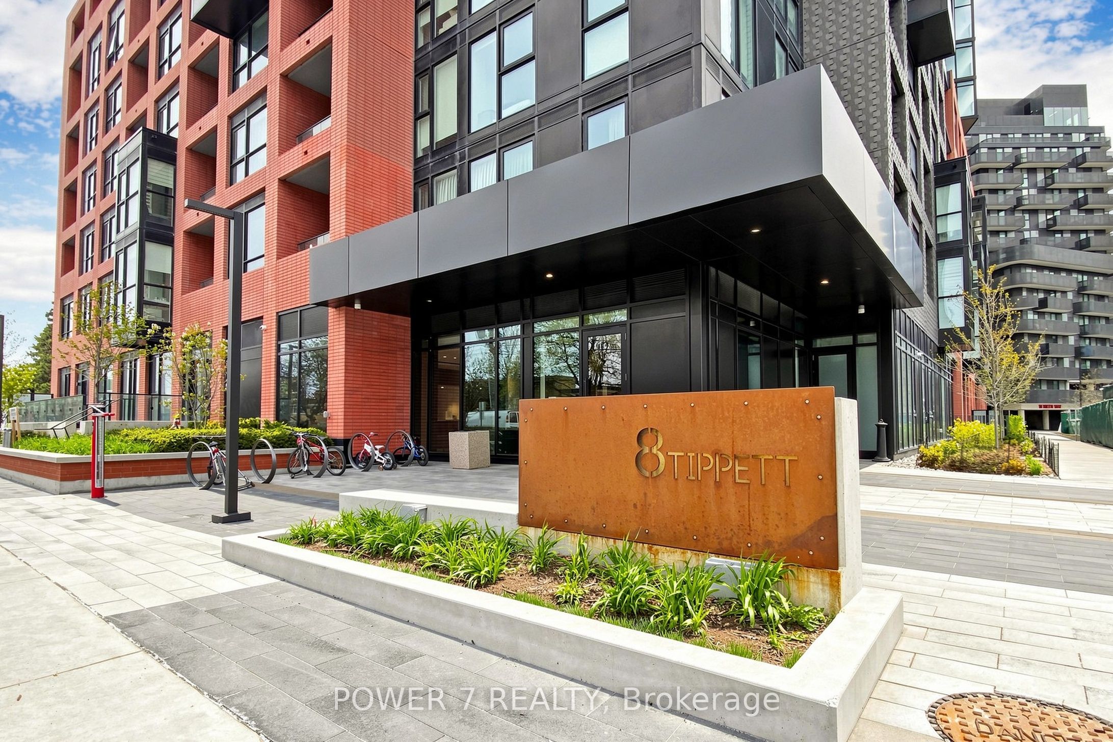 1309 - 8 Tippett Road, Toronto photo 2