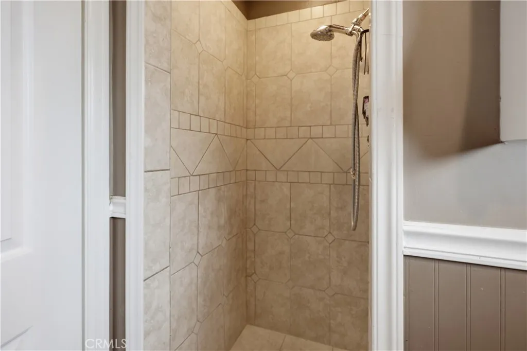 Additional image 13 of 456 N Linden Pl, Anaheim, CA 92801