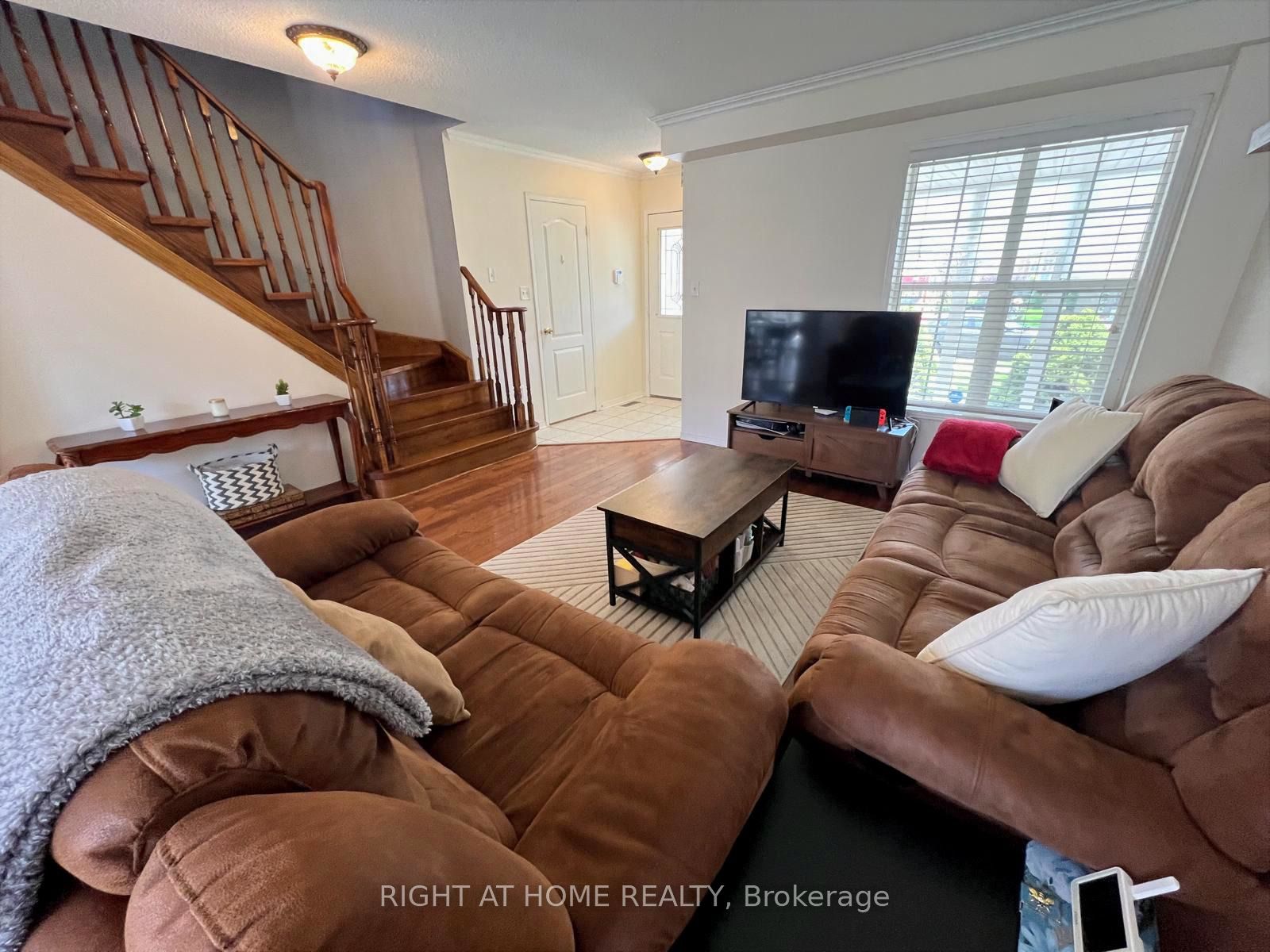 10 Charleswood Circle, Brampton, ON, L7A 1Z1 photo 4