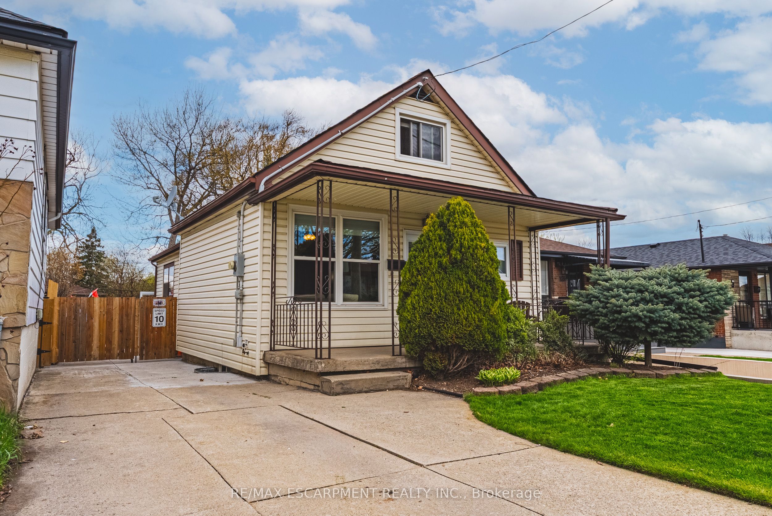 161 Ivon Avenue, Hamilton, ON, L8H 5S7