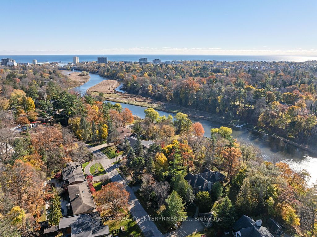 Additional image 5 of 1516 Pinetree Crescent, Mississauga, ON, L5G 2S8