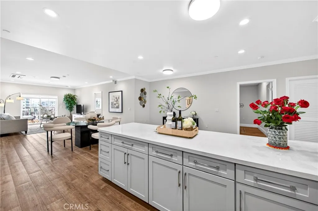 Additional image 50 of 944 S Serrano Avenue Unit 306, Los Angeles, CA 90006