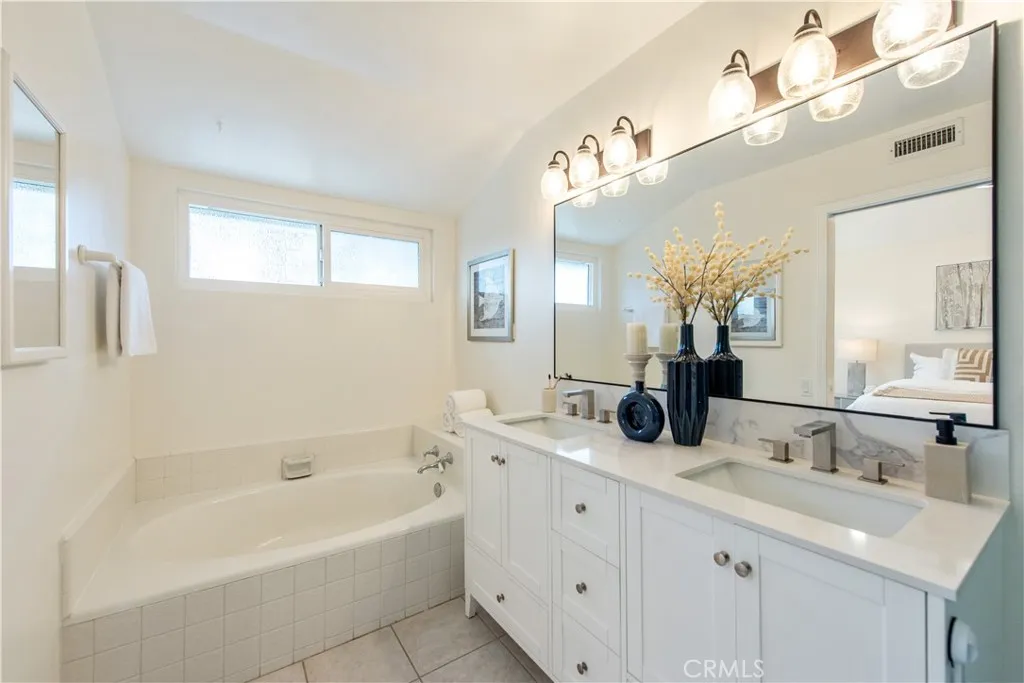 Additional image 22 of 19 Alabaster, Irvine, CA 92614