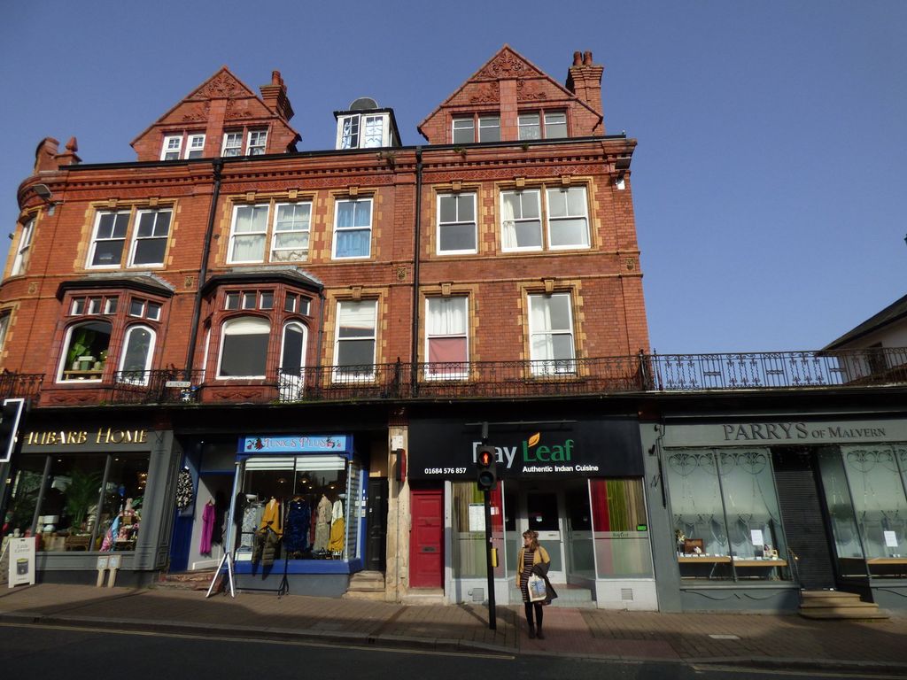 1 bed flat for saleChurch Street, Malvern, Worcestershire WR14