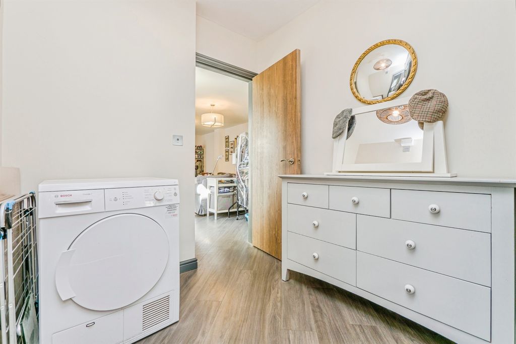 Additional image 11 of 2 bed flat for saleClaude Road, Roath, Cardiff CF24