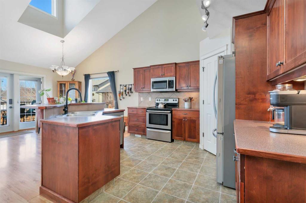 Additional image 4 of 100 Wade Close , Red Deer, AB, T4N 7E6