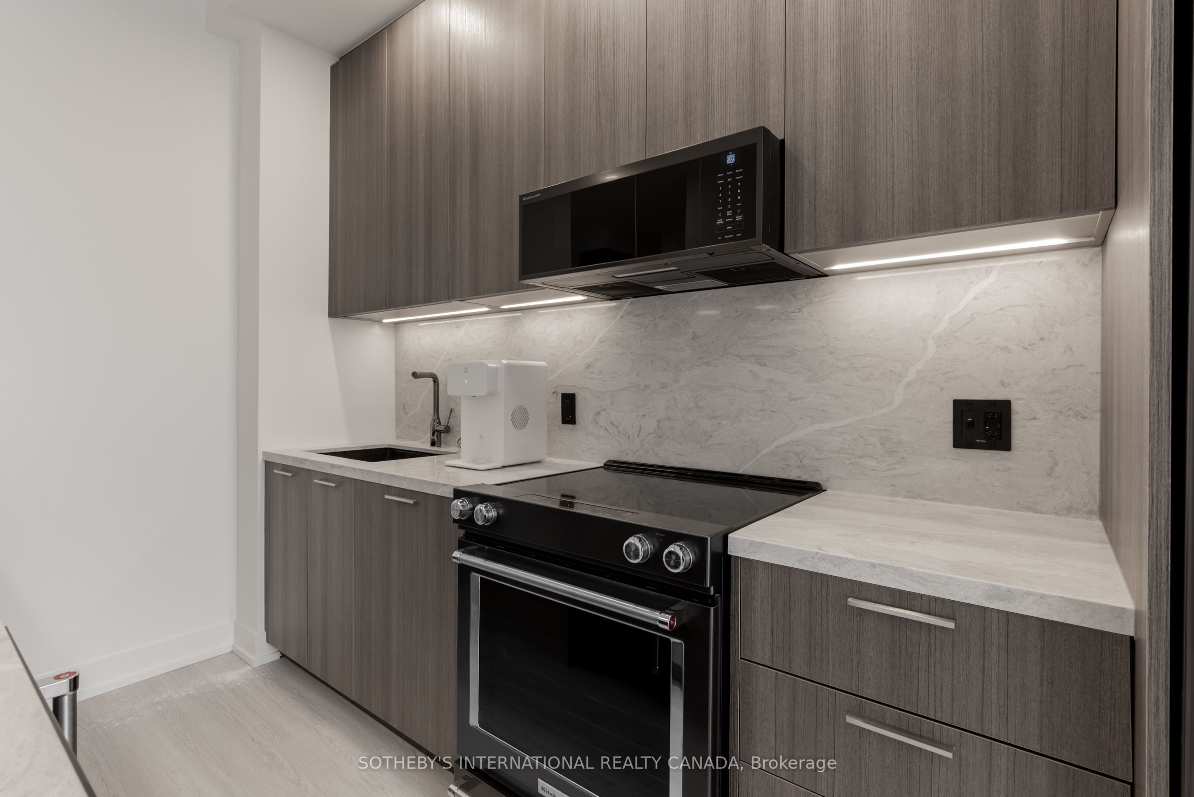 Additional image 3 of 505-31 York Garden Way, Toronto, ON, M6A 2V1