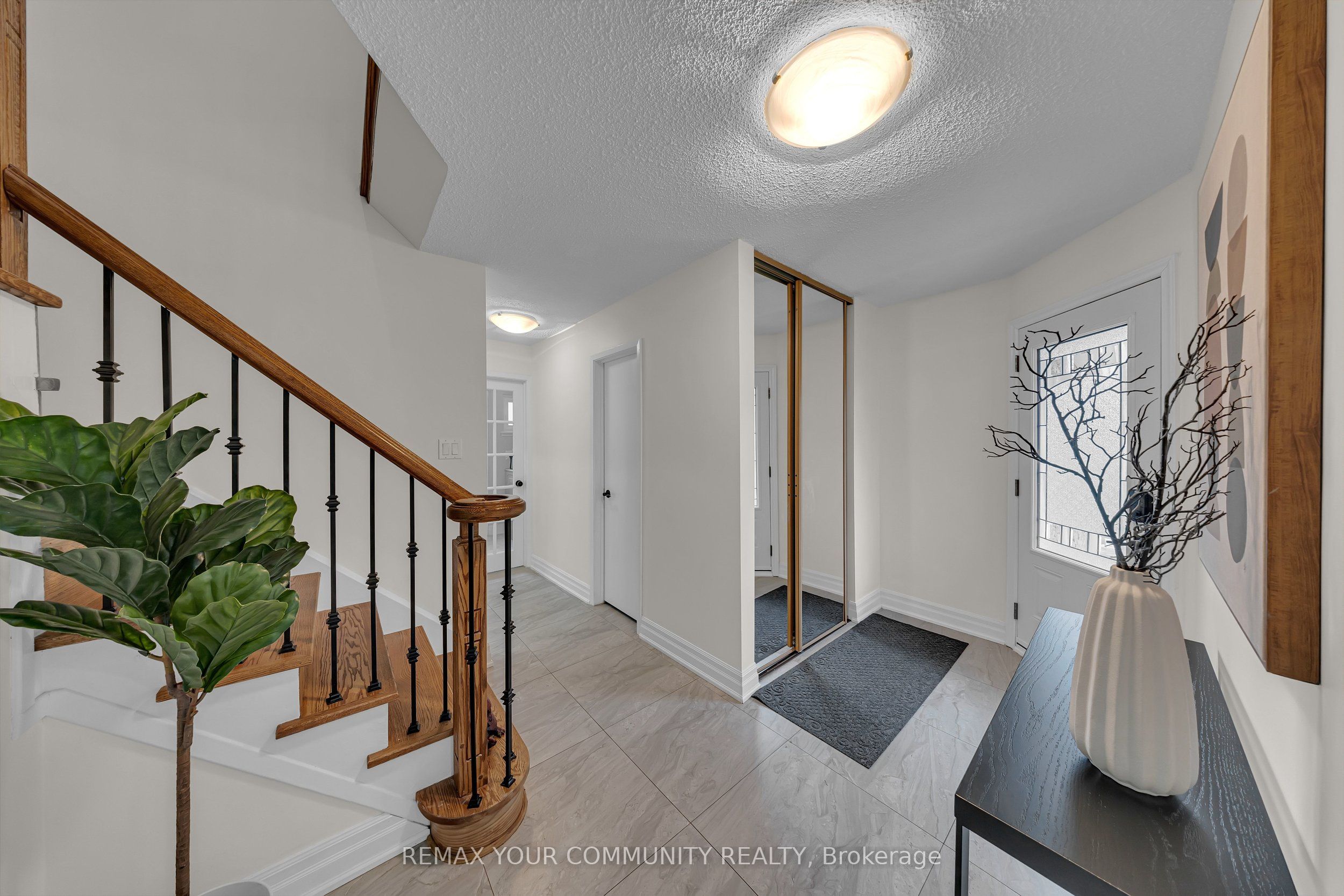 22 Madelaine Crescent, Brampton, ON, L6S 2Y9 photo 4