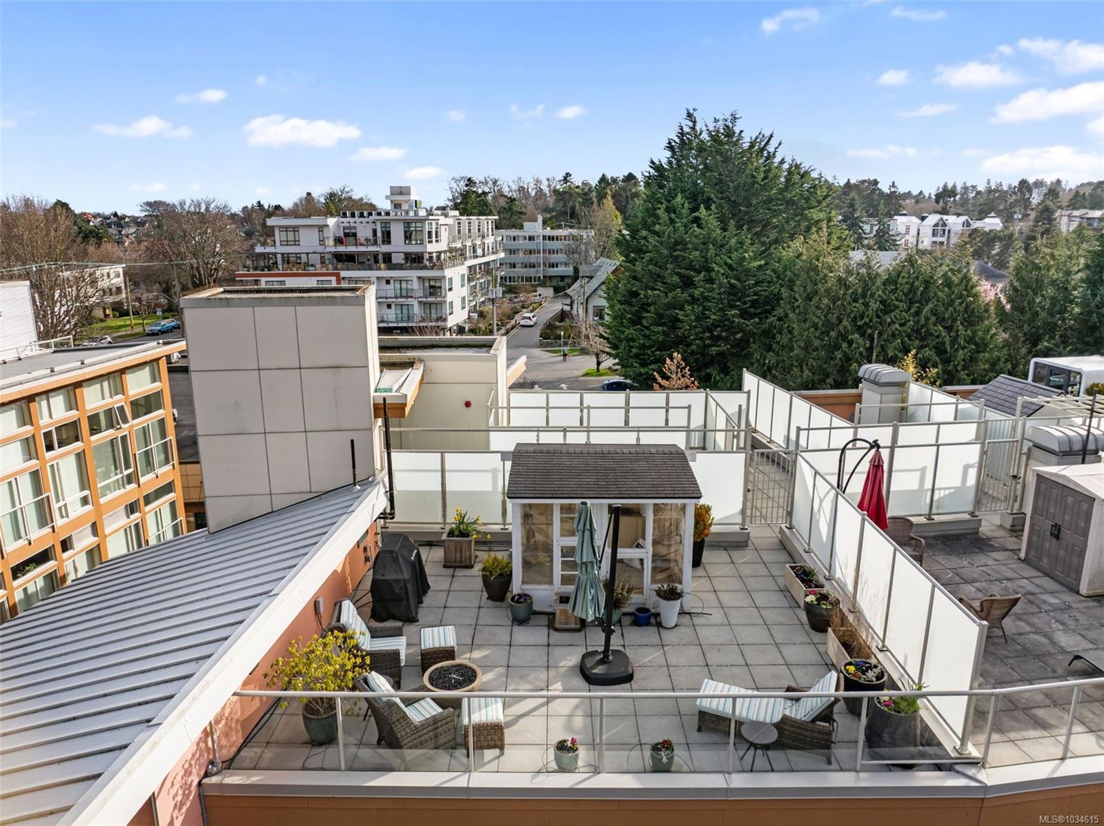 304-1035 Sutlej Street, Victoria, BC, V8V 2V9