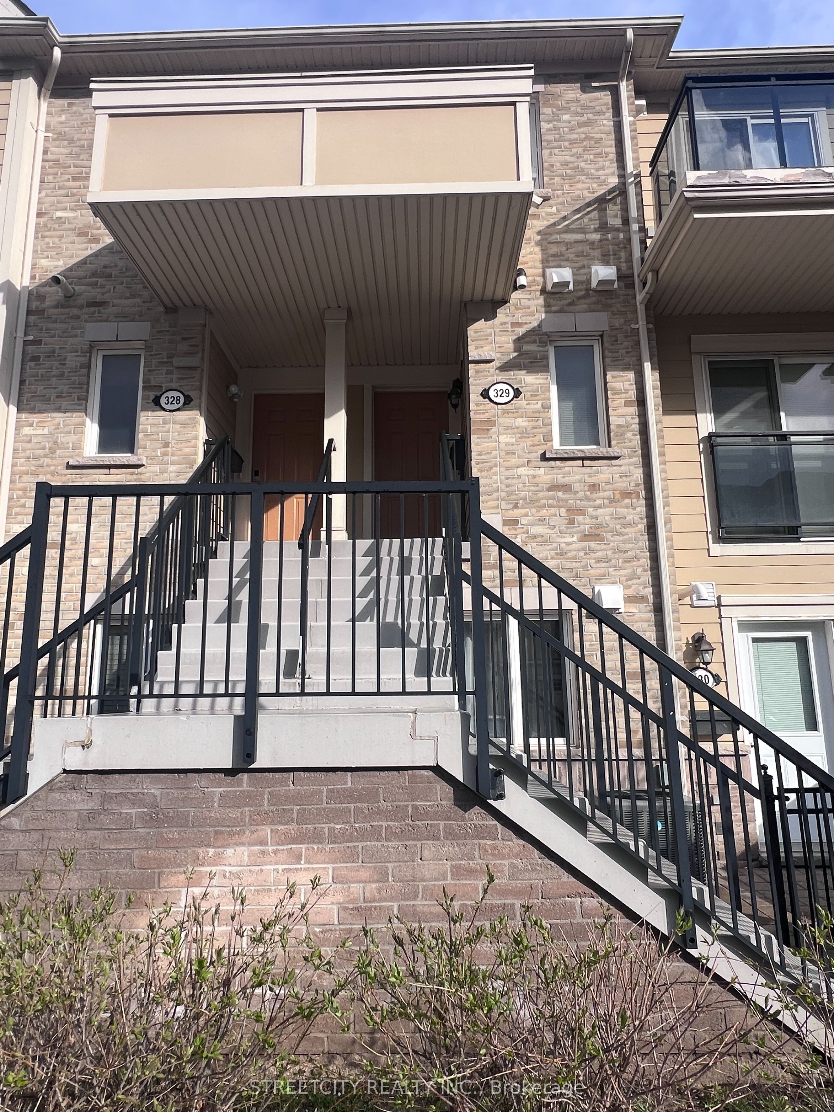329-4975 Southampton Drive, Mississauga, ON, L5M 8C5