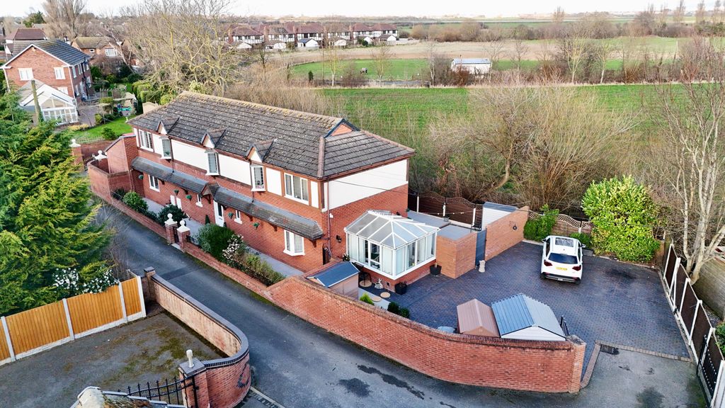 6 bed detached house for saleGwellyn Avenue, Kinmel Bay LL18