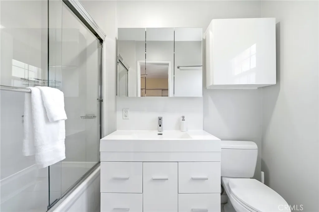 Additional image 41 of 11656 Margate Street, Valley Village, CA 91601
