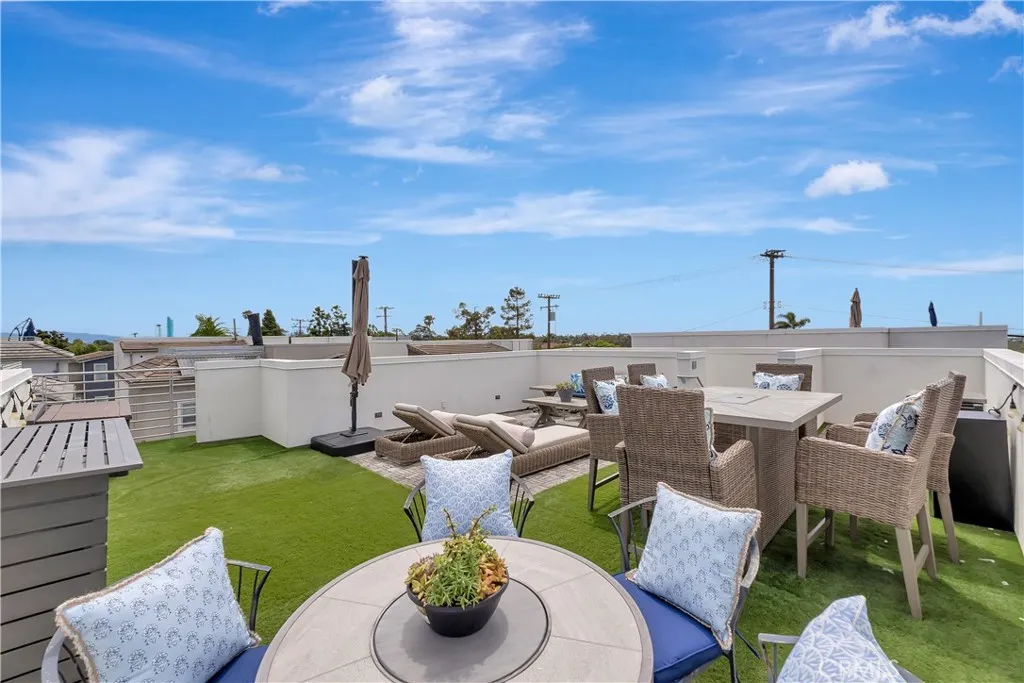 Additional image 46 of 2105 Two Harbors Circle, Costa Mesa, CA 92627