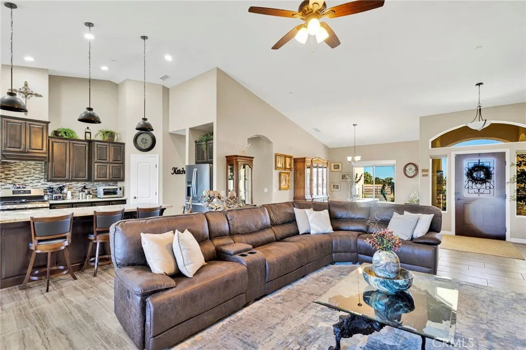 Additional image 15 of 8140 Heartland Cir, Oak Hills, CA 92344
