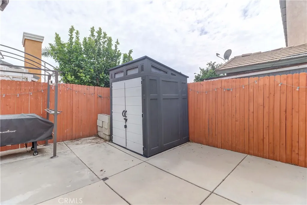 1902 W Westwind St, Colton, CA 92324