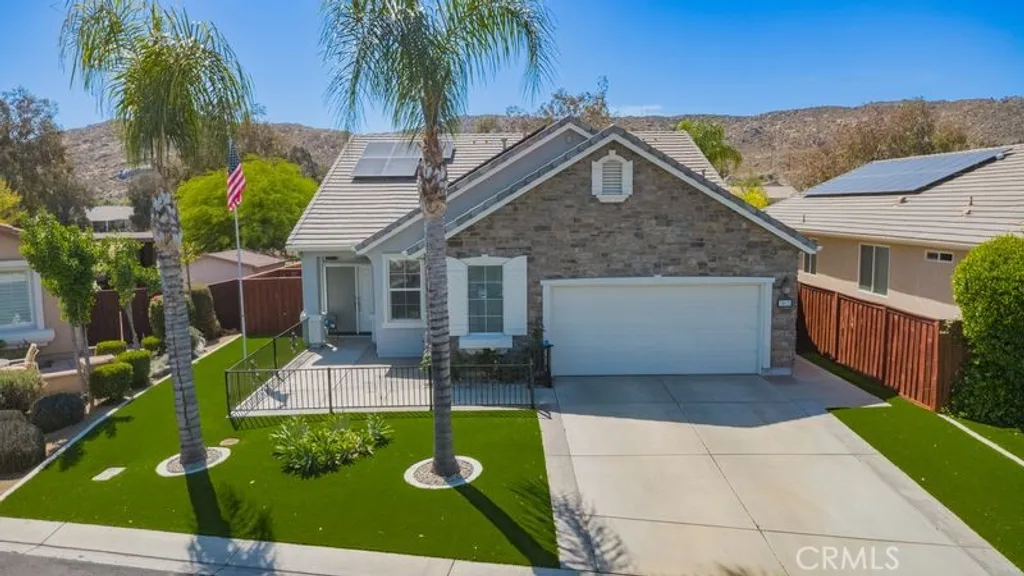 565 Pooley Dr, Hemet, CA 92545