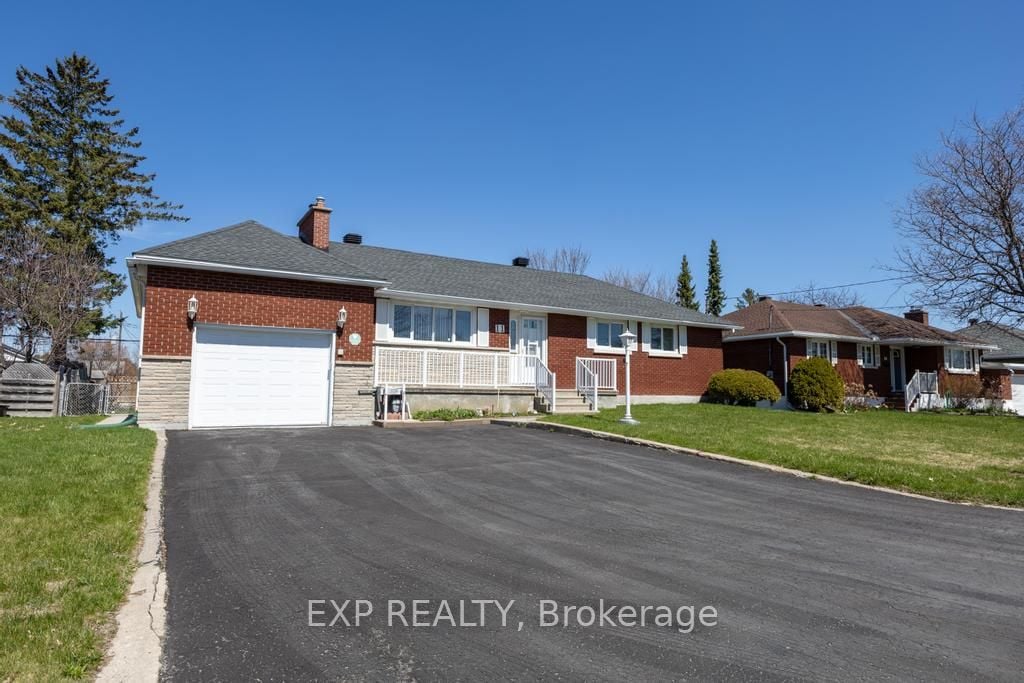 11 Donna Street, Ottawa, ON, K2G 2V5