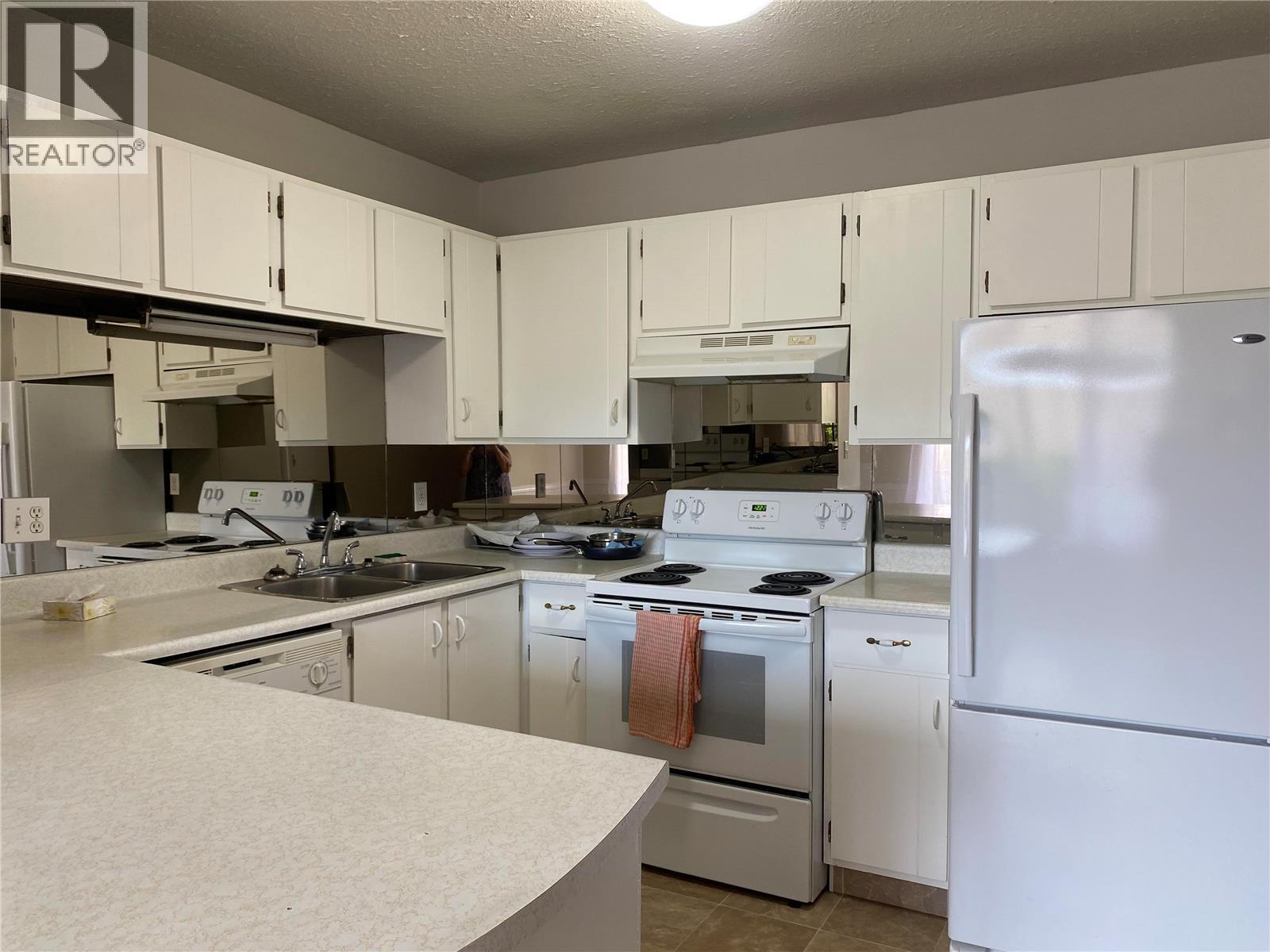 206-290 Mills Road, Kelowna, BC, V1X4G8