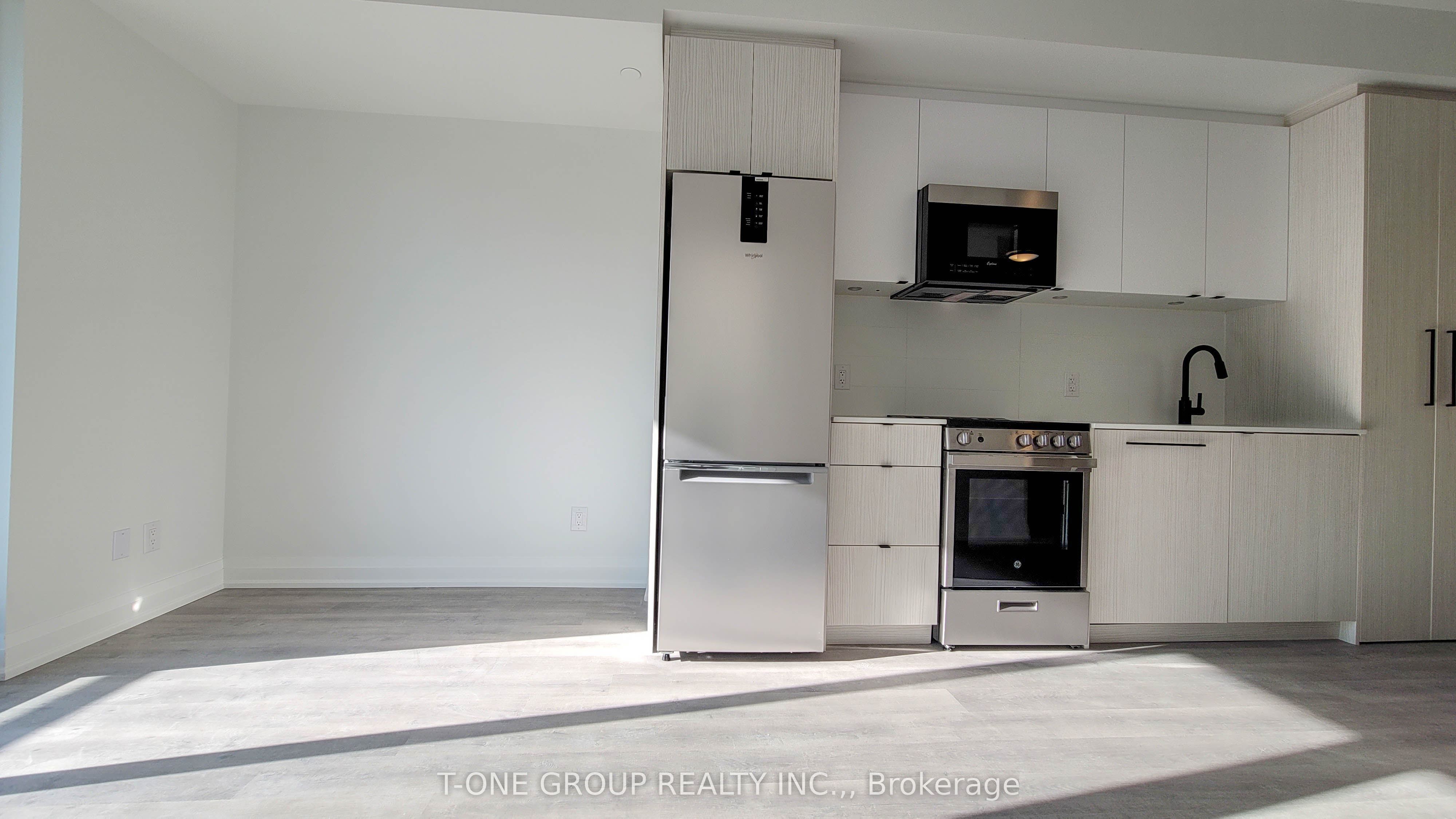 Additional image 2 of 318-2369 Danforth Avenue, Toronto, ON, M4C 0B1