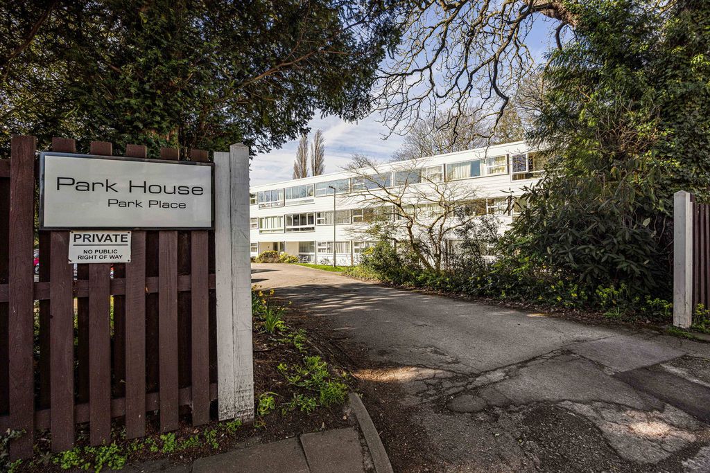 Additional image 15 of 3 bed flat for salePark Place, Cheltenham GL50