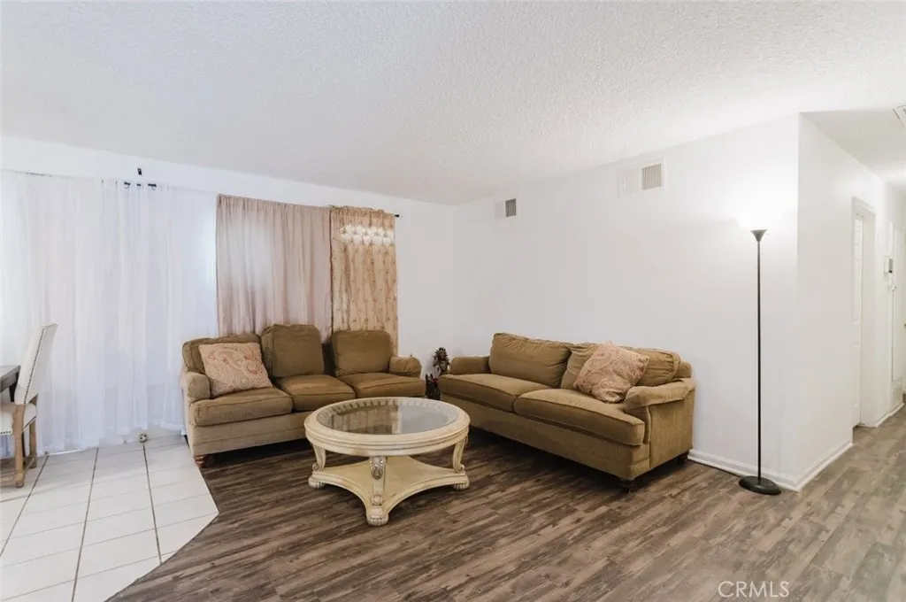 45303 6th Street E, Lancaster, CA 93535 photo 4