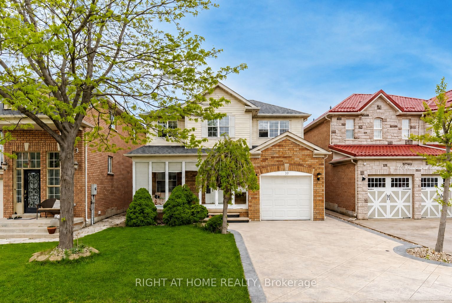 10 Charleswood Circle, Brampton, ON, L7A 1Z1