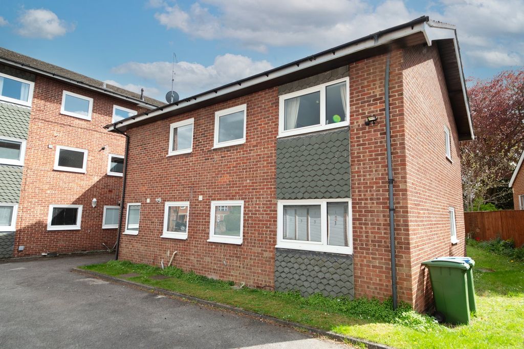 Additional image 11 of 2 bed flat for saleLink Road, Newbury RG14