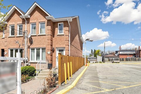 Additional image 8 of 2138 Eglinton Avenue W, Toronto, ON, M6E 2K8