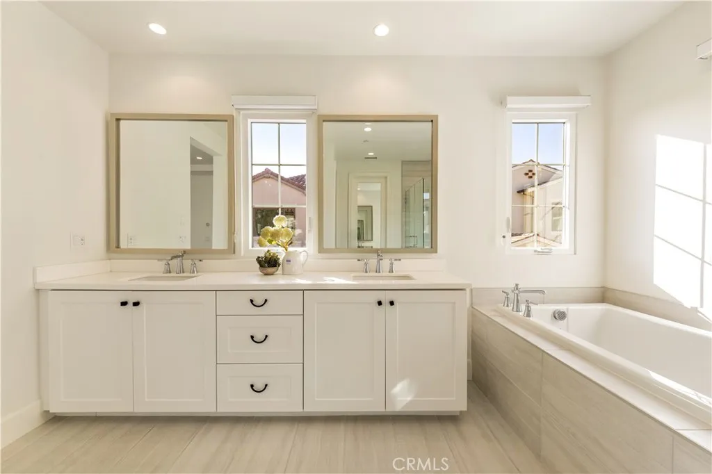 Additional image 17 of 135 Statura, Irvine, CA 92602