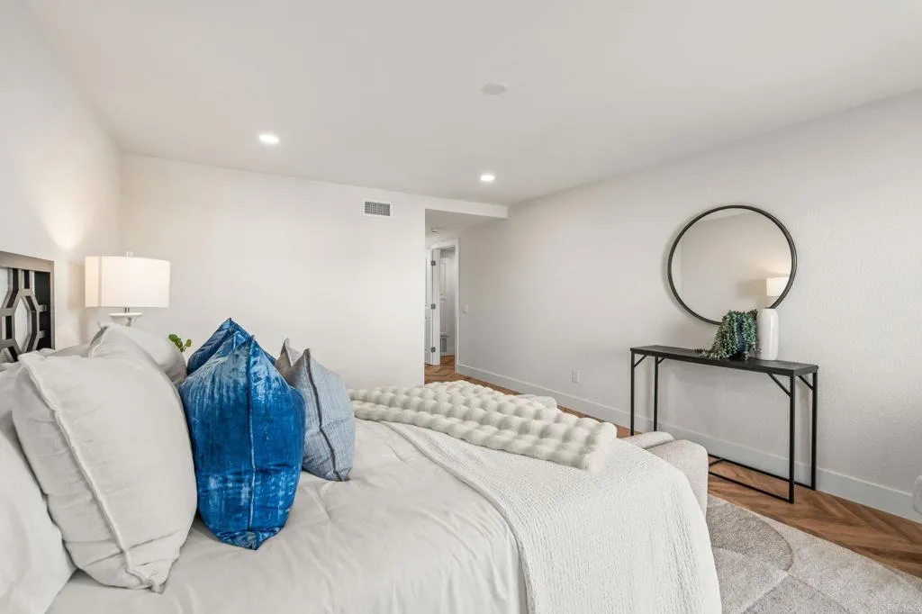 Additional image 92 of 90 Montego Court, Coronado, CA 92118