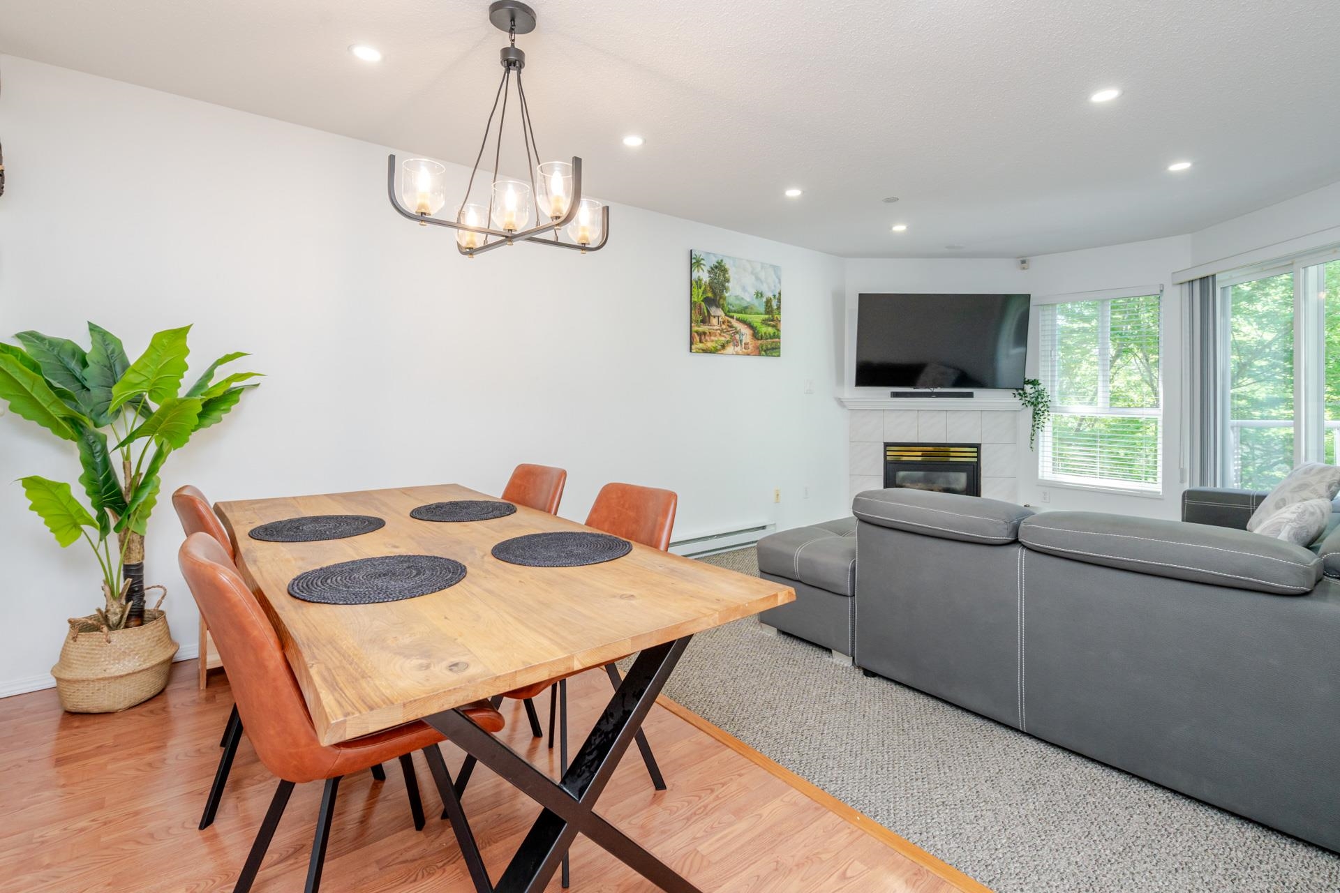 303-16137 83 Avenue, Surrey, BC, V4N 0N1