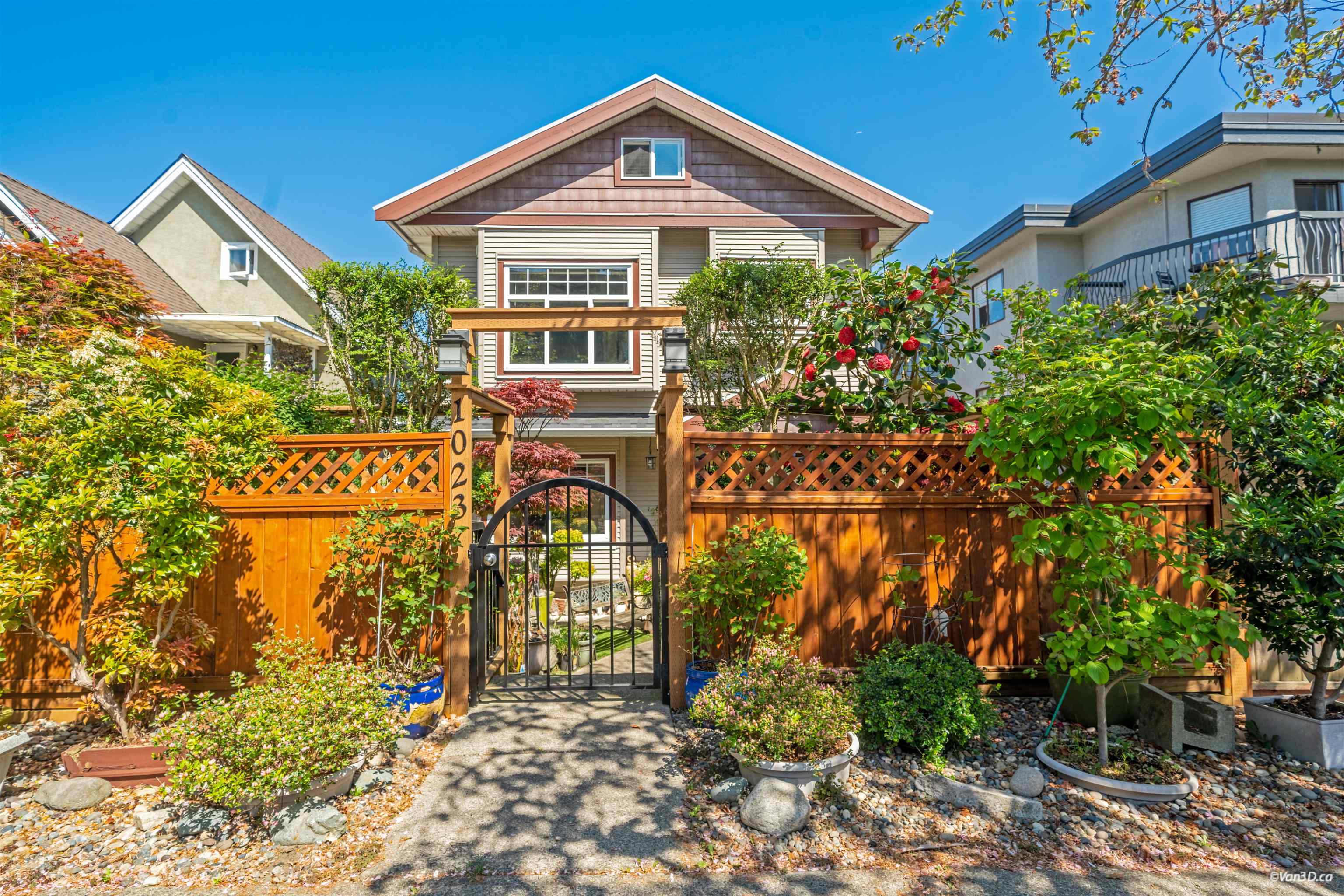 1023 8th Avenue E, Vancouver, BC, V5T 1V1