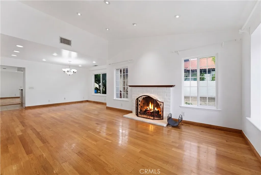 Additional image 8 of 15863 foothill Blvd, Rancho Cascades, CA 91342